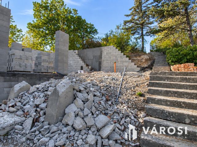 Solymár legszebb panorámájú telke, építési engedéllyel
